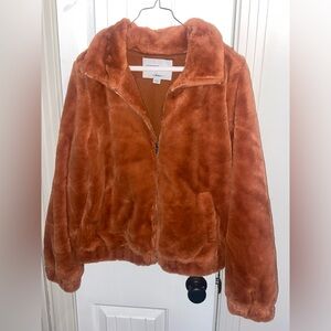 Reserve Fairfax fluffy jacket. Size Medium.